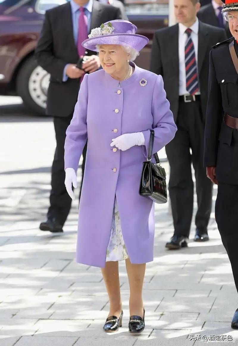 同样是被风吹起裙摆，把英国皇室的王妃们放一起，差距明显出来了